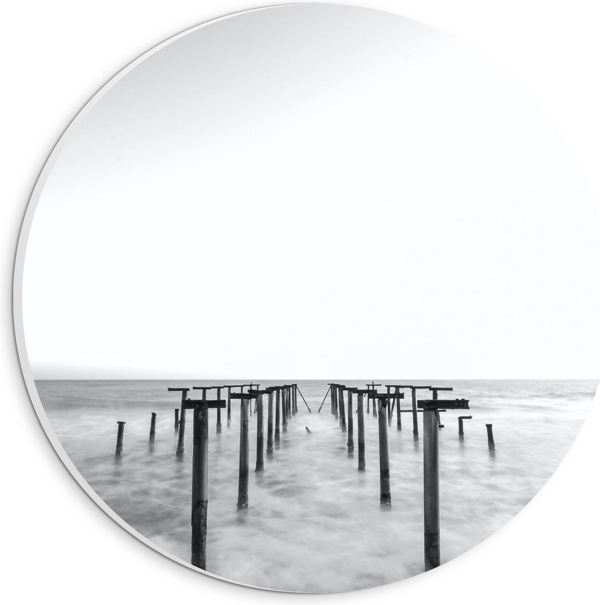 PVC Schuimplaat Muurcirkel - Rij Palen in de Zee - 20x20 cm Foto op Muurcirkel (met ophang