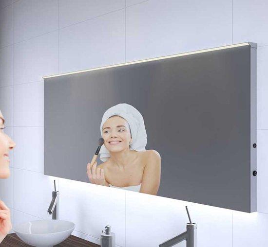 Miroir de salle de bain avec éclairage LED, chauffage, capteur et fonction  de... | bol.com