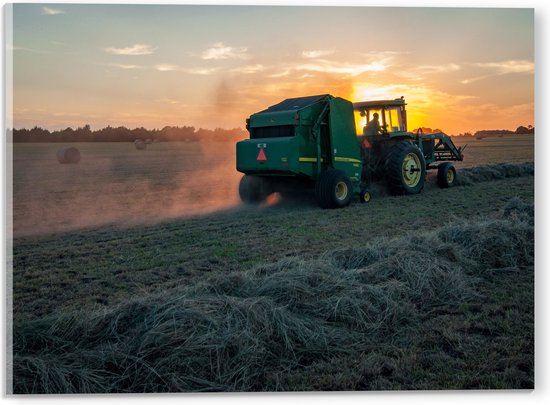 WallClassics - Acrylglas - Zonsondergang achter Traktor op het Land Werkend - 40x30 cm Foto op Acrylglas (Wanddecoratie op Acrylaat)