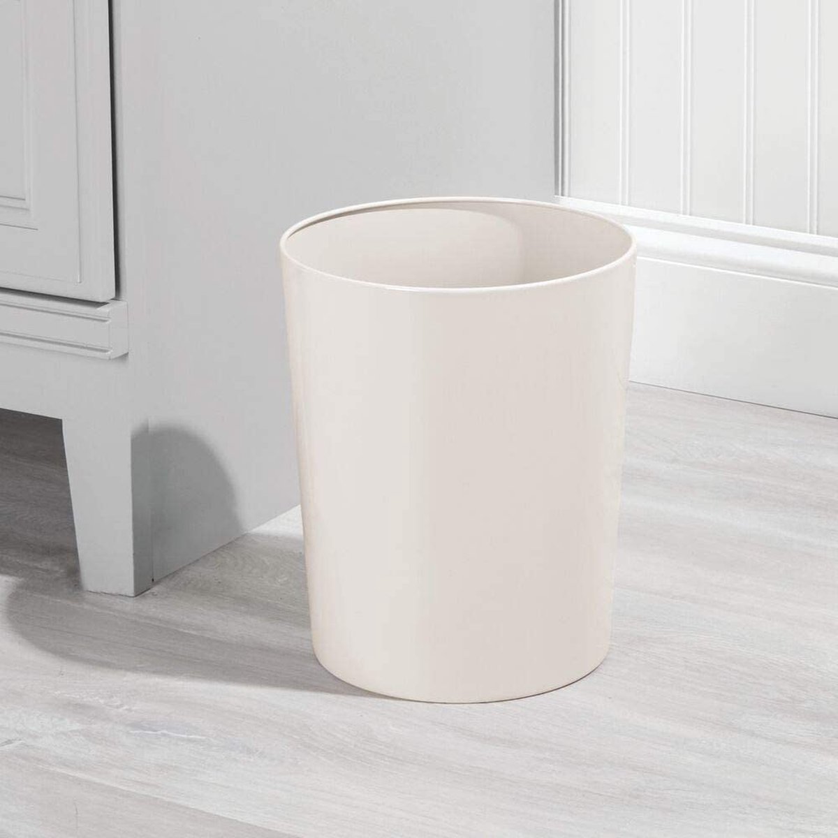 mDesign - Prullenmand - afvalbak - voor de badkamer - voor thuis en kantoor - compact/metaal/ronde vorm - crème