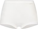 Witte short met logo 'TEN CATE' op de elastische band.