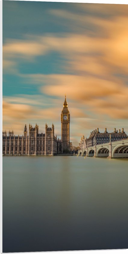 WallClassics - PVC Schuimplaat - Big Ben aan het Water - Londen - 50x100 cm Foto op PVC Schuimplaat (Met Ophangsysteem)