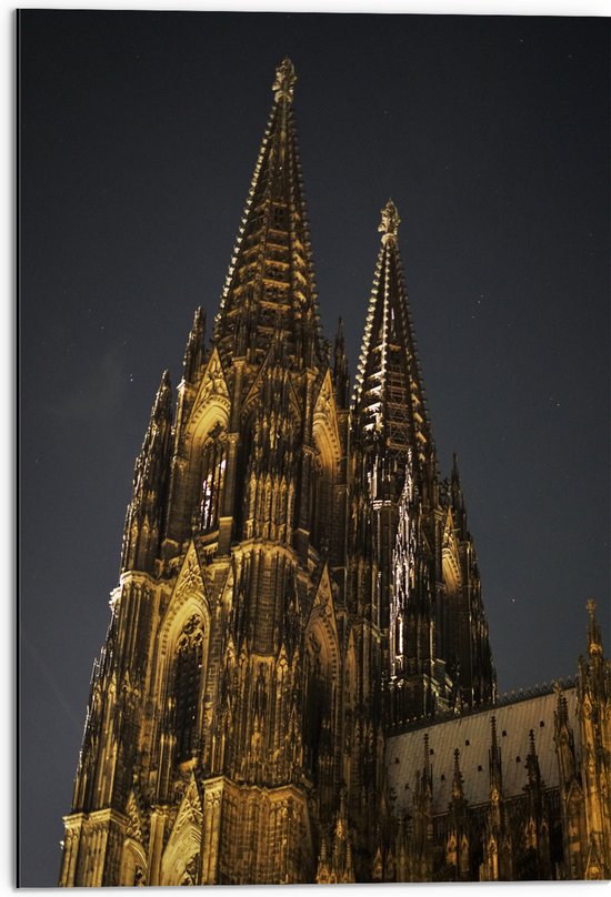 WallClassics - Dibond - Dom van Keulen - Kerk in de Nacht - 50x75 cm Foto op Aluminium (Wanddecoratie van metaal)