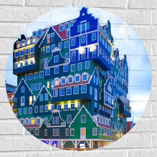 WallClassics - Muursticker Cirkel - Groen met Blauwe Huizen op elkaar - Zaandam - 70x70 cm Foto op Muursticker