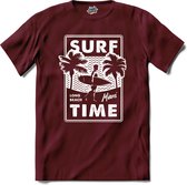 Surf Time | Surfen - Surf - Surfboard - T-Shirt - Unisex - Burgundy - Maat S