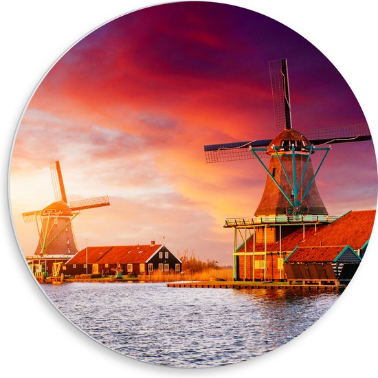 PVC Schuimplaat Muurcirkel - Nederlandse Windmolens aan het Water onder Paars met Oranje Lucht - 50x50 cm Foto op Muurcirkel (met ophangsysteem)