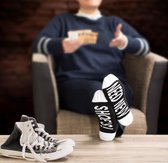 Damessokken met tekst 'Need new shoes' - sokken met grappige tekst - sokken in geschenkverpakking