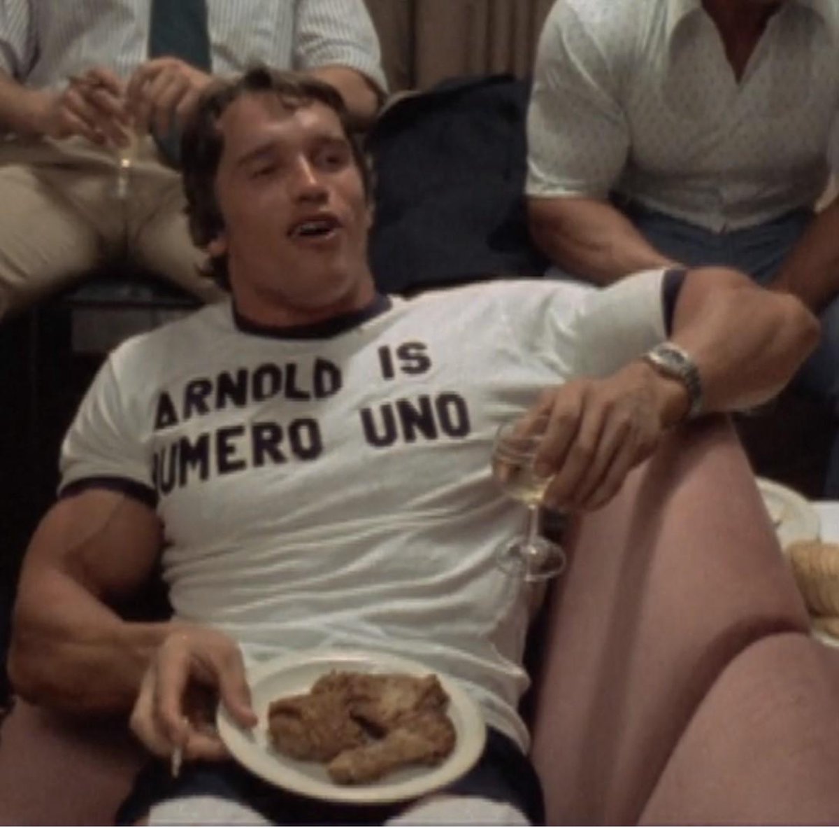 ARNOLD IS NUMERO UNO retro shirt pumping iron fitness bodybuilding icon LARGE
