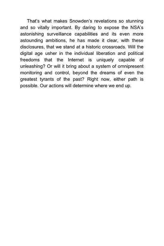 Le texte décrit les révélations de Snowden et leur importance à l'ère numérique, soulevant des questions sur la liberté et le contrôle.