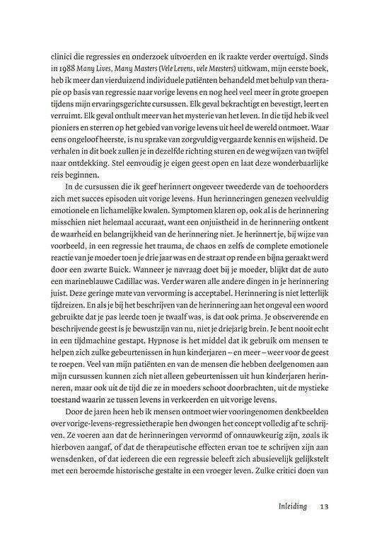 Pagina met tekst over regressietherapie en vorige levens, met paginanummer 13.