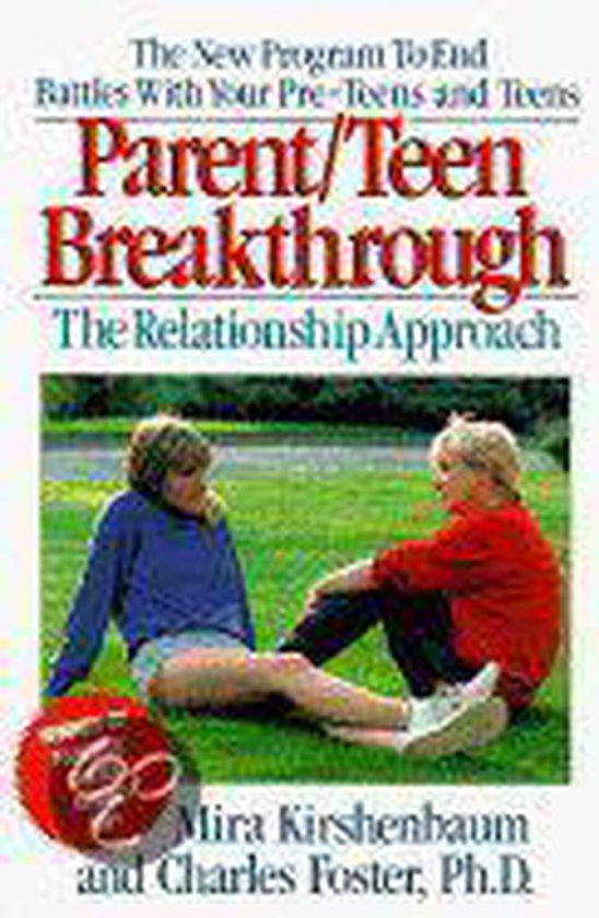Boekhoes met de titel 'Parent/Teen Breakthrough: The Relationship Approach'. Twee vrouwen zitten buiten op gras.