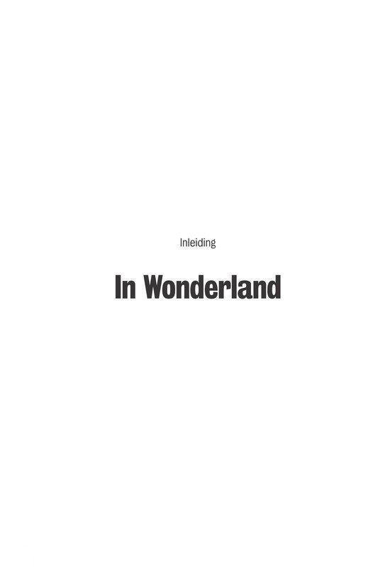 Pagina met titel 'In Wonderland' uit een boek.