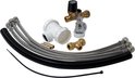 Boiler aansluitset met flexibele slangen, sifon, messing koppelingen en gasregulator.
