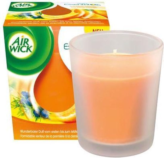 Promo Air wick bougie parfumée air wick essential oils anti-tabac chez  Action