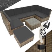 tectake® XXL wicker lounge - Tuinmeubelset - Zitgroep - Balkonmeubel met 6 zitplaatsen, 1 tafel met glasplaat en 1 kruk - Inclusief zitkussens - Buiten lounge - Weerbestendig - Voor tuin, balkon en terras - Belastbaarheid per zitting 120 kg - Beige