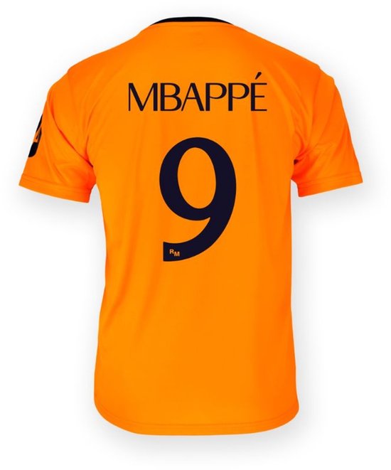 Achterkant oranje voetbalshirt met 'Mbappé 9' en Real Madrid logo.