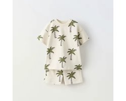 Summer Set: T-Shirt & Korte Broek - Maat: 74/80 - Leeftijd: 1 Jaar - Kleur: Beige & Groen - Zomer / Vakantie Outfit voor Jongens - Stoere Baby Kleding - Baby Outfit - Zomer Outfit met Palmbomen / Tropisch - Hoge Kwaliteit - Luxe Stof - Shirt & Shorts