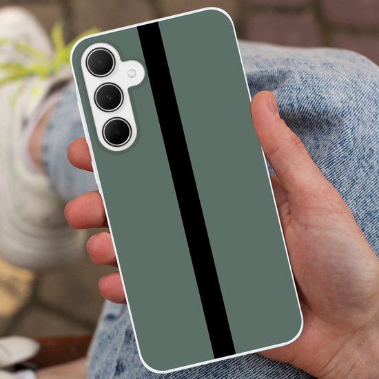 Telefoonhoesje Geschikt voor Samsung Galaxy A35 hoesje - Groen - Zwart - Streep - Minimalistisch - Siliconen Telefoonhoesje Telefoonhoesje