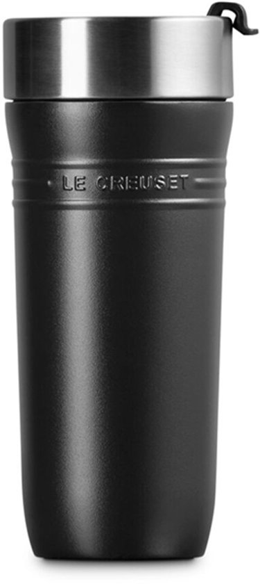 Zwarte thermosbeker met Le Creuset logo en metalen ring aan de bovenkant.