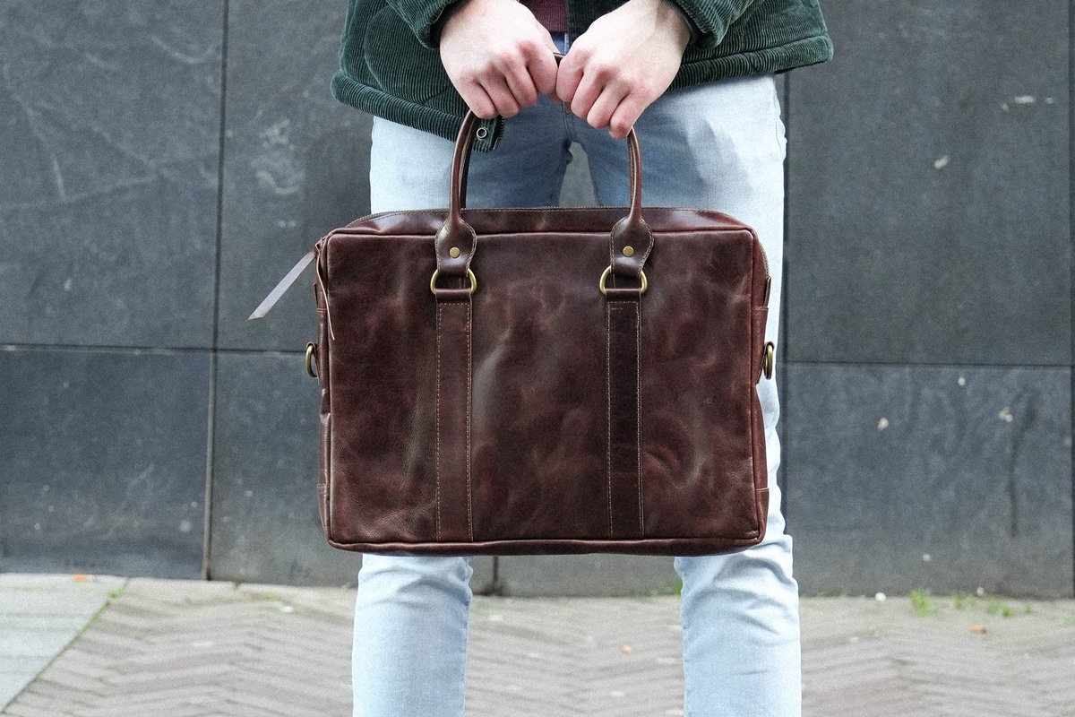 Noble Roots - Leren Laptoptas 'Loga' - Bruin Glanzend - Handgemaakt