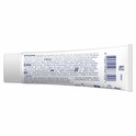 Achterkant van Oral-B Professional tandpastatube met ingrediënten en productinformatie in het Nederlands, Frans en Engels.