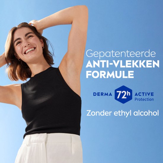 Glimlachende vrouw met arm omhoog. Tekst: Gepantenteerde anti-vlekken formule. 72h active protection. Zonder ethyl alcohol.
