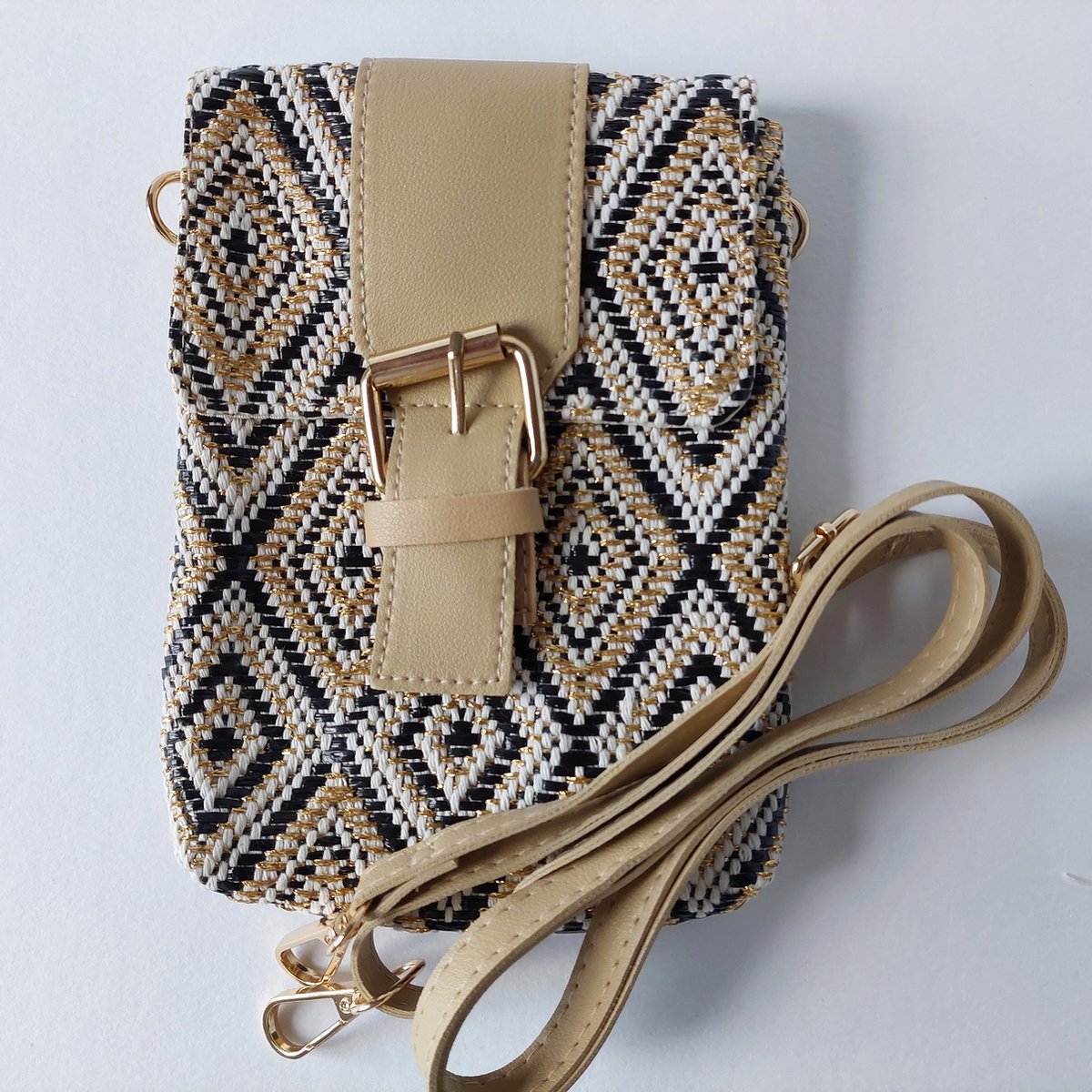 TELEFOON crossbody tasje - of voor portemonnee - ruit motief - zwart/bruin met goud draad - handig - opvallend - sier gesp - schouderband - drukknop