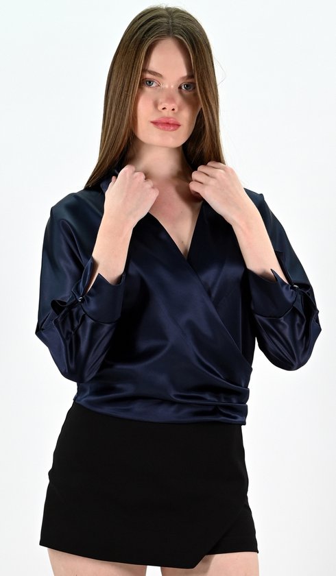 YesMooi - Haut court en satin - Bleu foncé - M (38)