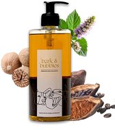 Bark&Bubbles - Hondenshampoo - Geur Patchouly - 500ml - Geschikt voor alle hondenrassen en vachttypes; witte vacht, donkere vacht, kortharig, langharig, krulvacht en fleecevacht.