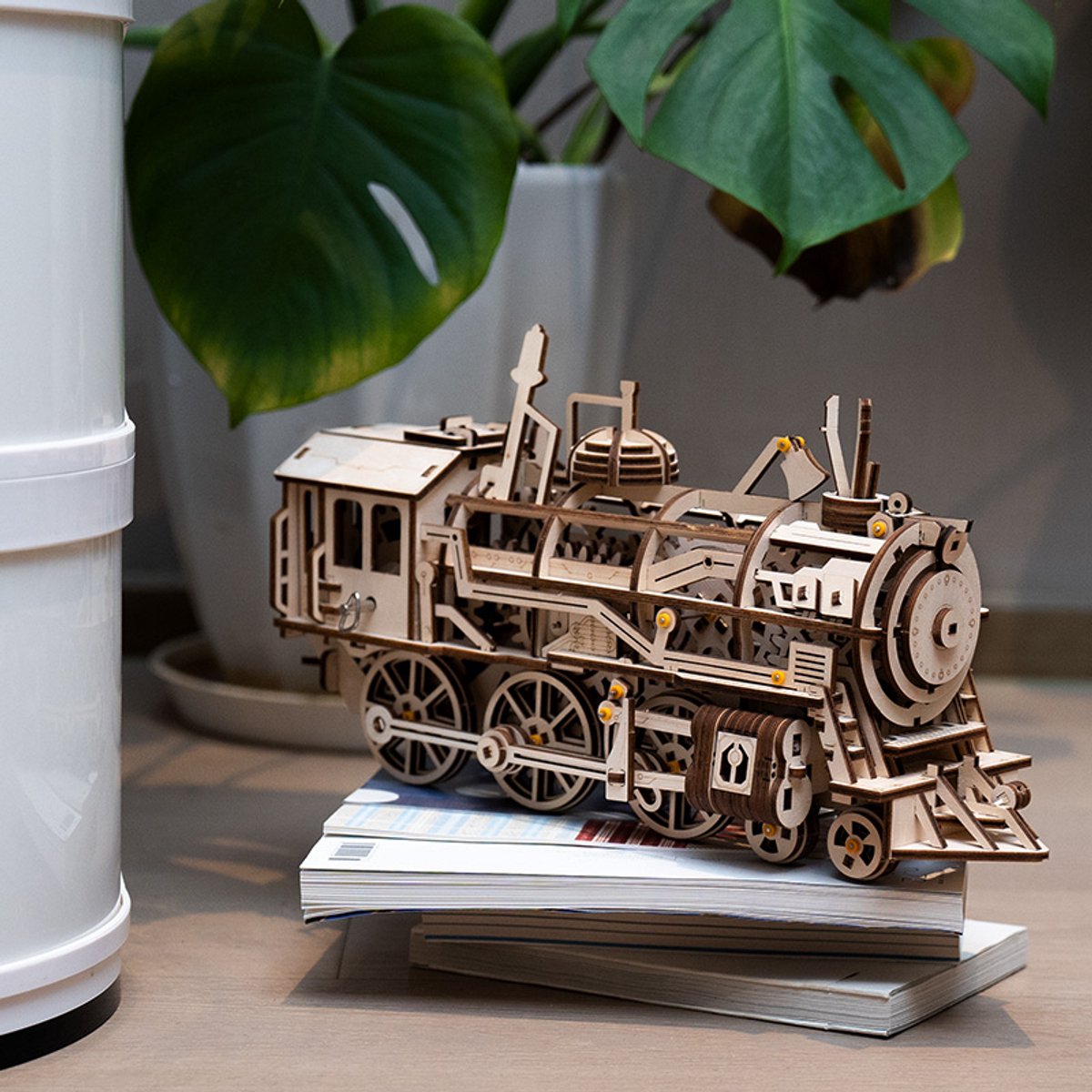 Robotime modelbouwpakket Locomotief hout 370mmx185mmx120mm - Naturel kleur — afbeelding 3