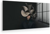 MuchoWow® Glasschilderij 120x60 cm - Schilderij acrylglas - Zwarte - Hoed - Vrouw - Foto op glas - Muurdecoratie woonkamer - Wanddecoratie slaapkamer - Schilderijen