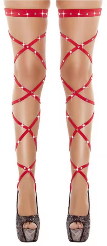 Rode jarretellen met strass steentjes en veters die om de benen worden gewikkeld tot boven de knie.