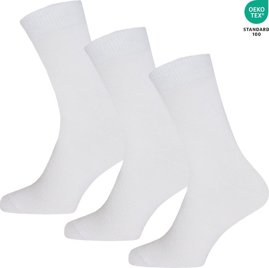 Drie paar witte katoenen sokken, maat 39-42. OEKO-TEX STANDARD 100 gecertificeerd.