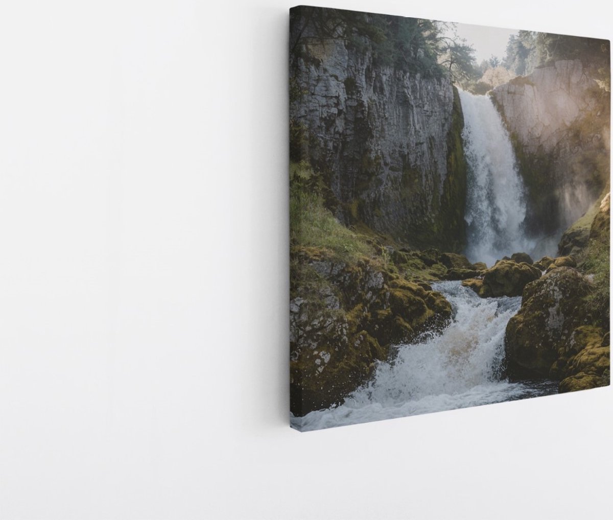 Saammp Canvas Schilderij - Waterval tussen de rotsen - Bos - Landschap - Natuur - 100x100 - Foto op canvas - Wanddecoratie - Muurdecoratie Woonkamer - Slaapkamer decoratie - Canvas Print Multicolor