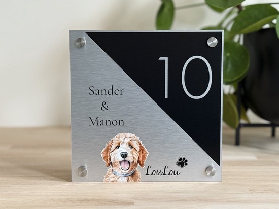 Plaque signalétique porte d'entrée chien labradoodle aspect inox 20x20cm