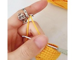 Haakring Pauw - voor crochet & breien - yarn tension holder - yarn ring - haak ring haken - breiring