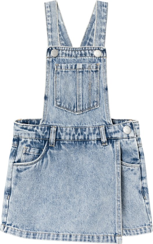 Lichtblauwe denim salopette rok met opgestikte zakken en verstelbare bandjes.