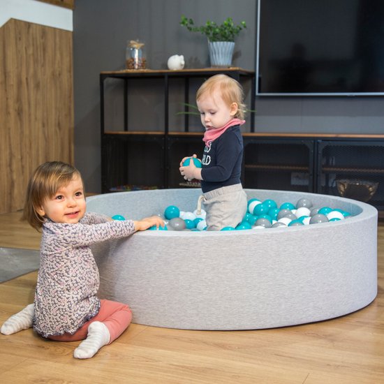 KiddyMoon Ballenbad Voor Baby's met 300 kleurrijke ballen ∅7cm 90x30cm - Ballenbak voor kinderen - Rond ballenbak foam - Schuimvulling - Voor sensorische - Lichtgrijs: Grijs, Wit, Turquoise — afbeelding 4