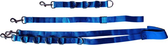 Blauwe hondentrimset met drie losse onderdelen: een korte band met D-ringen, een verstelbare riem en een dubbele sangle.