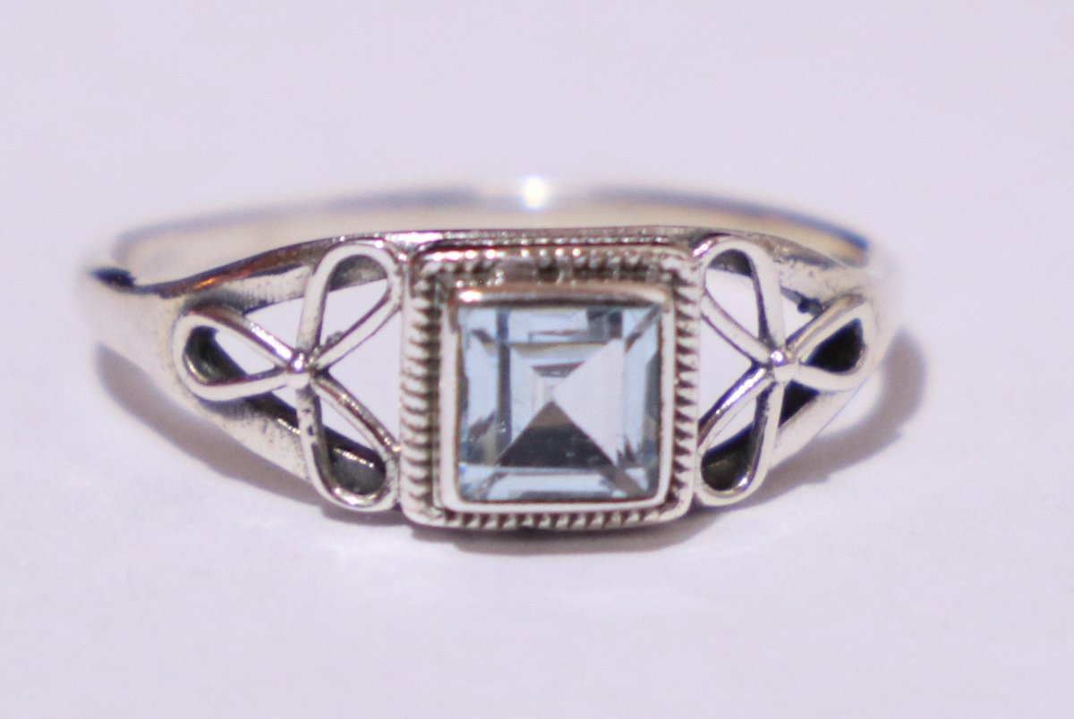 Blauwe Topaas vierkante ring