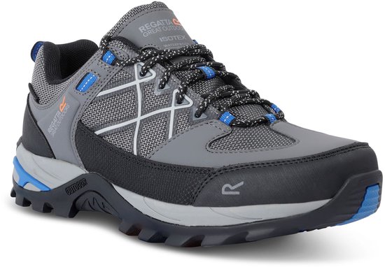 Grijze wandelschoen met witte veters, blauwe oogjes en een zwarte zool. ISOTEX WATERPROOF op de zijkant.