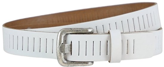 Witte leren riem met geperforeerde gleufjes en een metalen gesp. De riem is 3 cm breed.