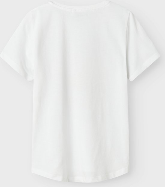 Een witte, korte mouwen T-shirt met een ronde hals.
