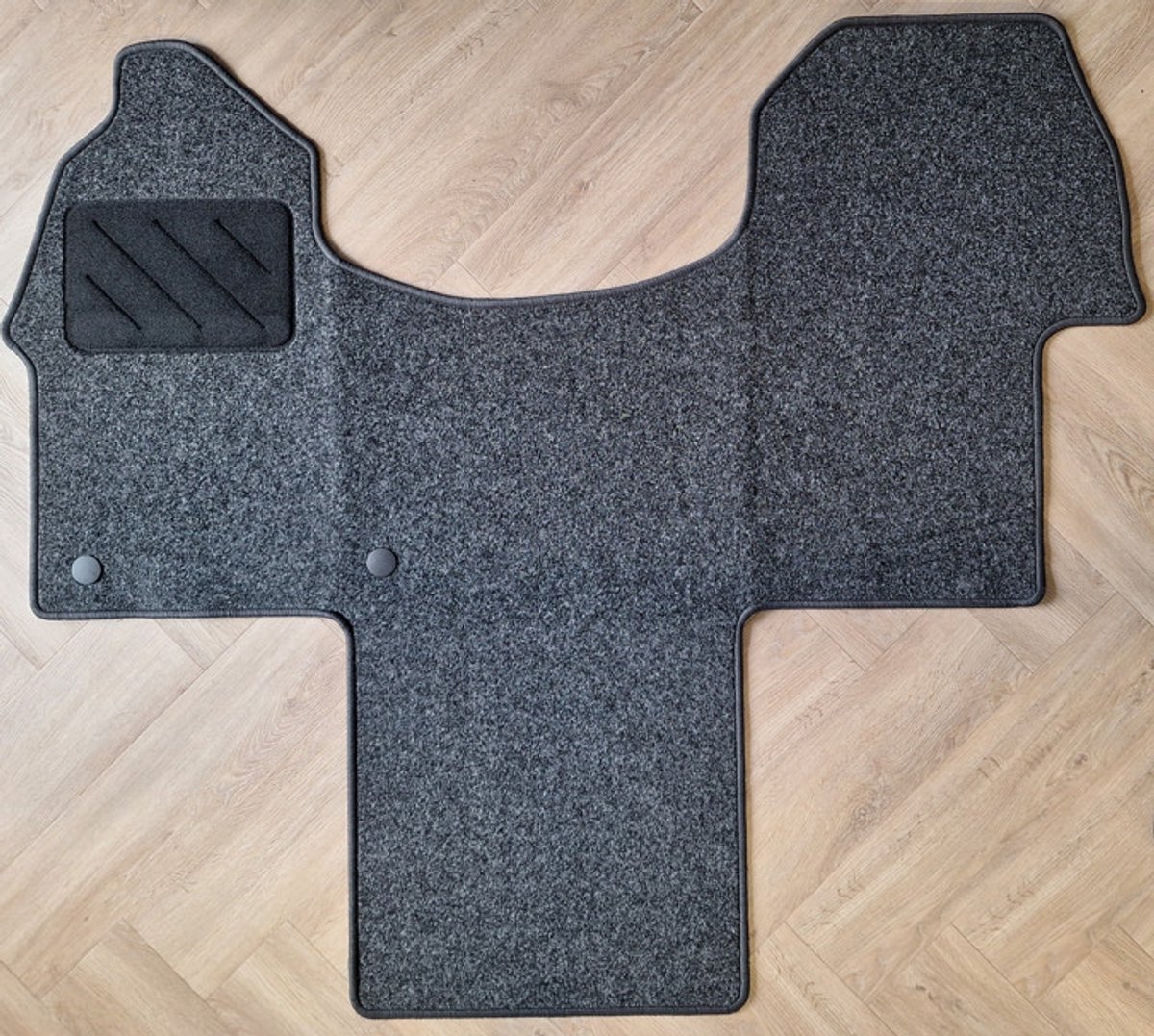 Cabinemat Mercedes Sprinter W907 (met achterwielaandrijving) vanaf 2018 (zonder handrem)
