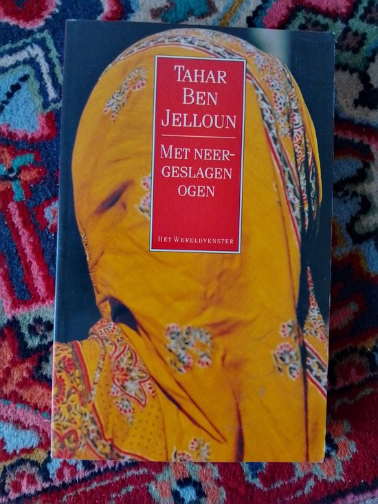 Met neergeslagen ogen