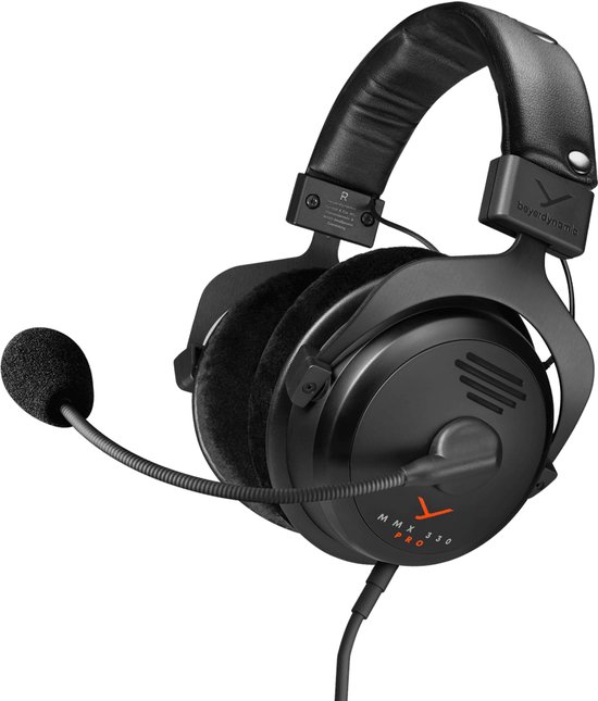 Zwarte Beyerdynamic MMX 330 PRO gaming headset met microfoon, oranje logo en fluwelen oorkussens.