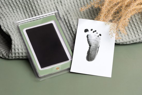 Pure Moms - Groene editie Luxe Memory box - Zeer luxe Baby Geschenkset - 24 delig Herinneringendoos - Kraamcadeau - Babyshower - Cadeau + inclusief inktafdrukje + Groen speentje 0-6 maanden van Pure Moms — afbeelding 4