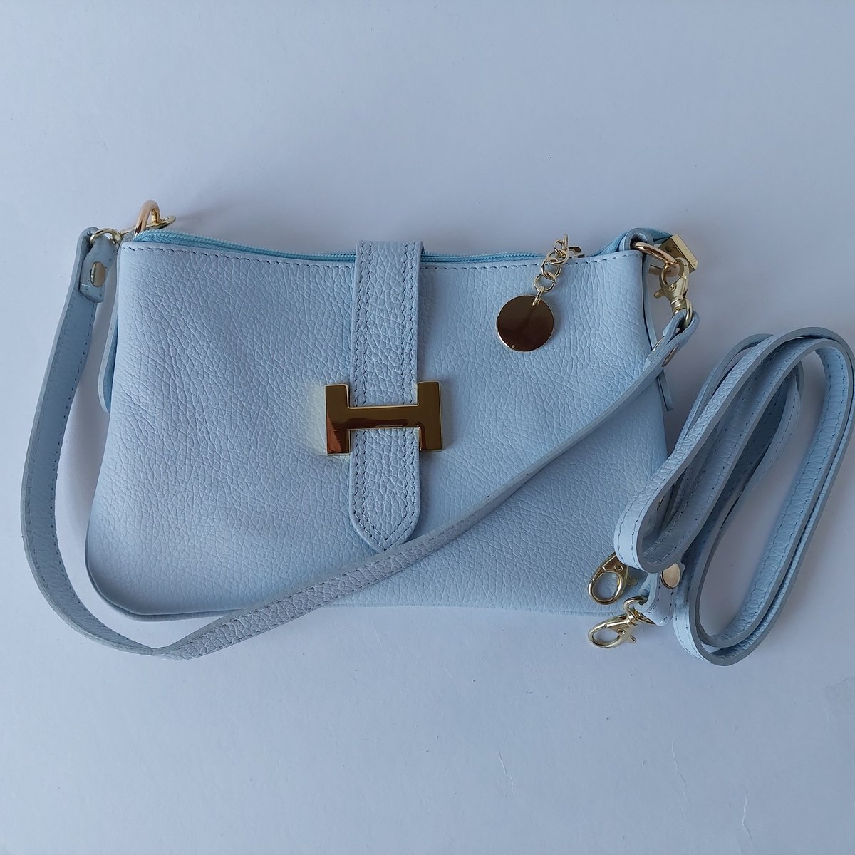 Pastelblauwe leren crossbody tas – Handgemaakt in Italië – Messing H sluiting – Dames