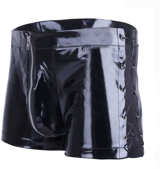 Zwarte glanzende PU leren short met rits aan de voorkant en veter aan de zijkant.