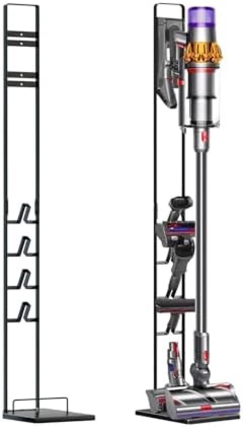 Zwarte metalen vloerstandaard voor Dyson stofzuigers, leeg en met stofzuiger inclusief accessoires.